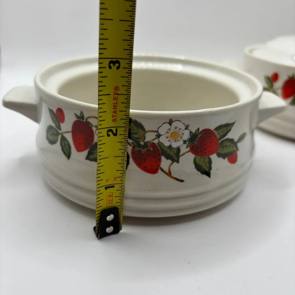 Vtg Sheffield Strawberries n‎ Cream Stoneware Lidded Soup Bowls Set of 2 Japan